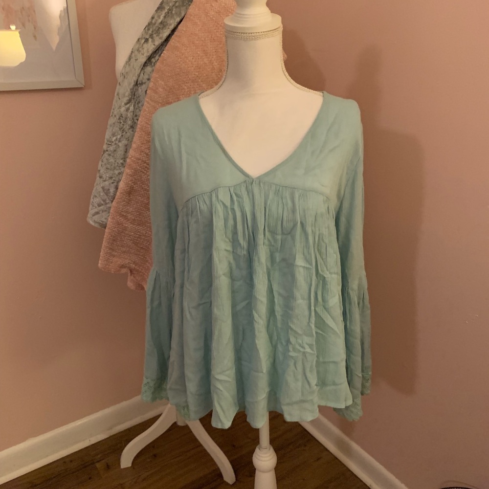 Mint flowy top